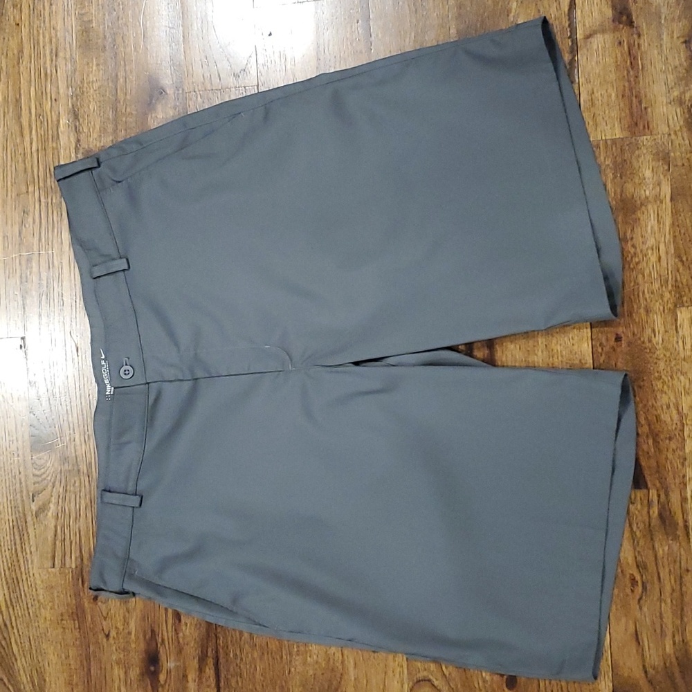 Mens Nike Golf gray flat front chino shorts size 38